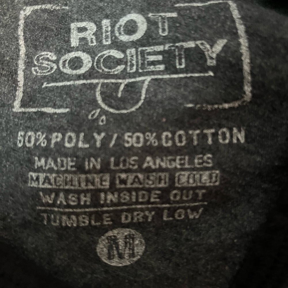 Riot Society Black and Gray 3/4 Sleeve Tee with Elephant Graphic - Picture 4 of 4